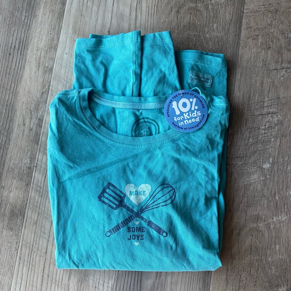 NWT life is good tee